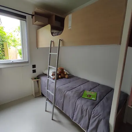 Kemp Le Rouge Gorge **** 10' Puy Du Fou