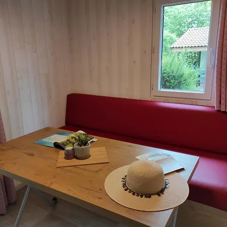 Le Rouge Gorge **** 10' Puy Du Fou