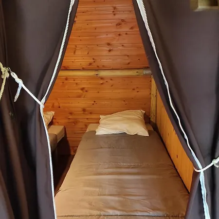 Le Rouge Gorge **** 10' Puy Du Fou 4* Saint-Laurent-sur-Sèvre