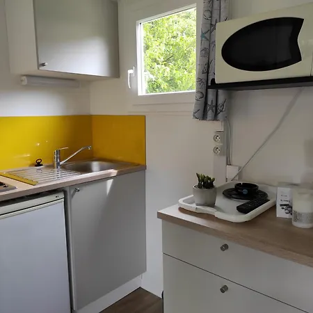 Kemp Le Rouge Gorge **** 10' Puy Du Fou 4*