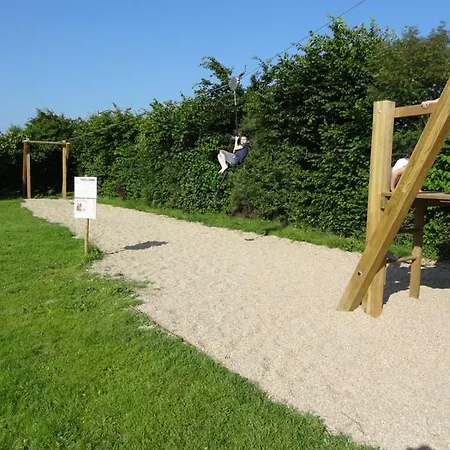 Kemp Le Rouge Gorge **** 10' Puy Du Fou 4*