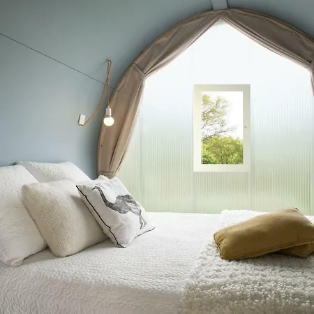 Le Rouge Gorge **** 10' Puy Du Fou