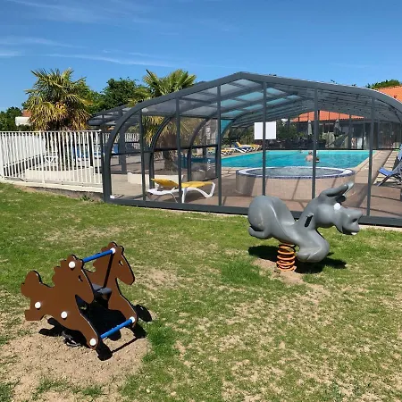 Le Rouge Gorge **** 10' Puy Du Fou Kemp 4*