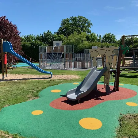 Le Rouge Gorge **** 10' Puy Du Fou