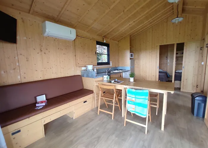 Le Rouge Gorge **** 10' Puy Du Fou Kemping Saint-Laurent-sur-Sèvre