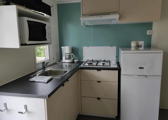 Le Rouge Gorge **** 10' Puy Du Fou Kemping Saint-Laurent-sur-Sèvre