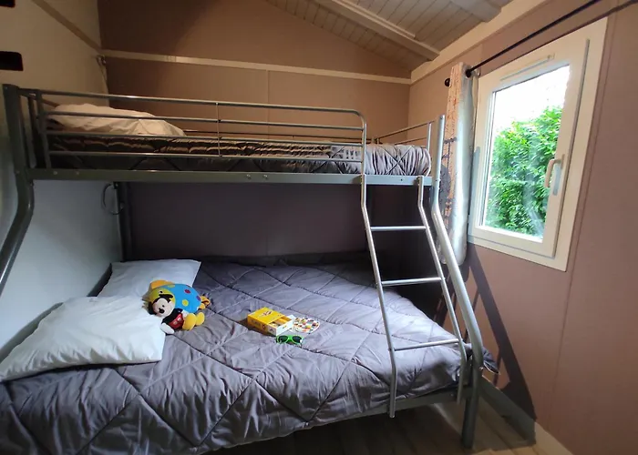 Le Rouge Gorge **** 10' Puy Du Fou Kemping Saint-Laurent-sur-Sèvre