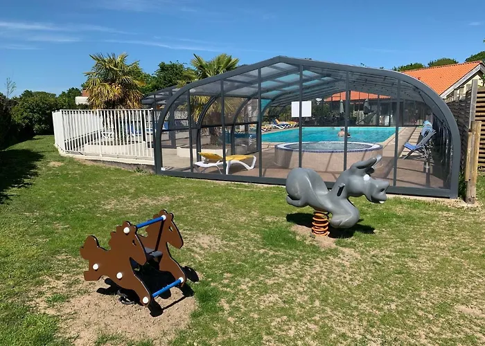 Le Rouge Gorge **** 10' Puy Du Fou Kemping 4*